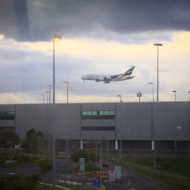 emirates a380 landing in brisbane